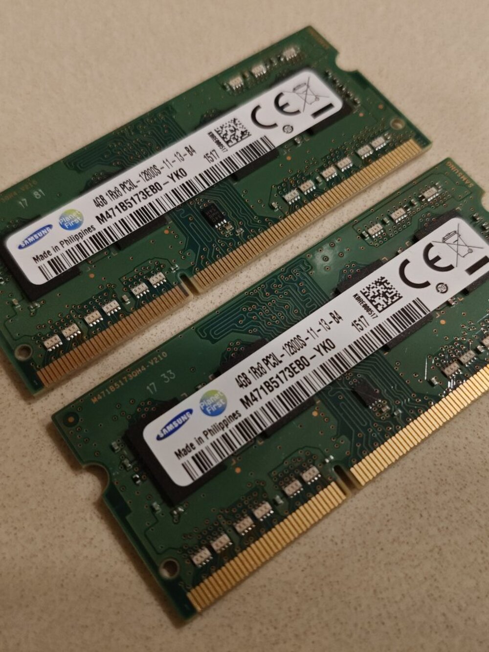 DDR3L 8GB total (4GB x 2)